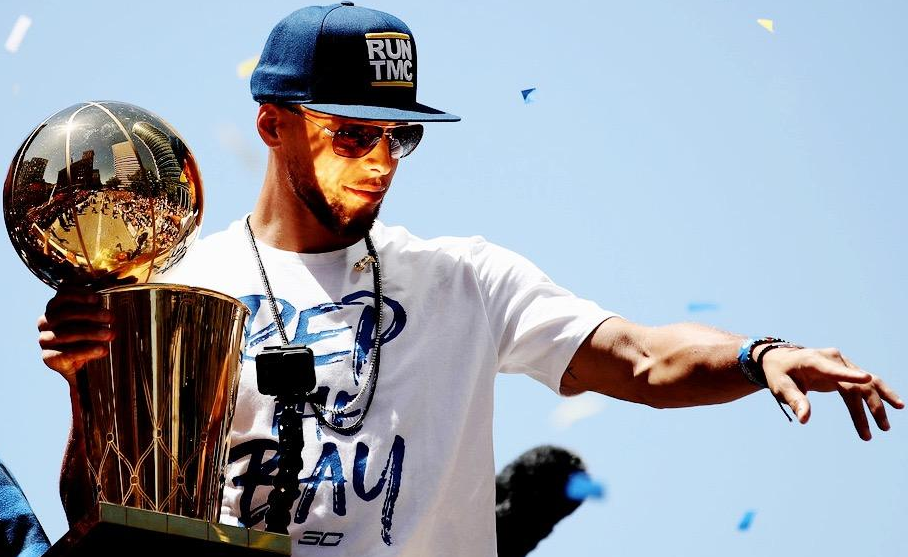 更是对她整 更是对她整