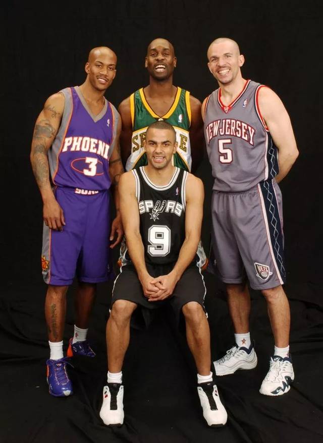 中更游刃有 中更游刃有